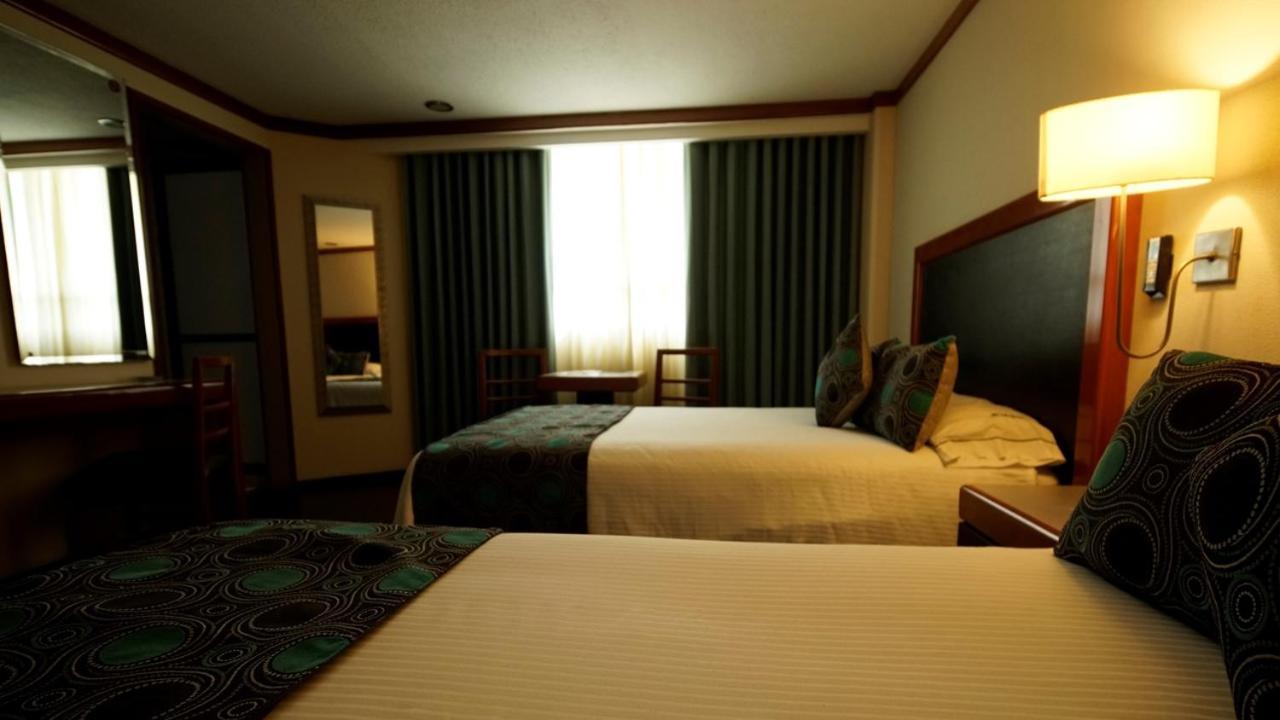 Hotel Abastos Plaza เม็กซิโกซิตี้ ภายนอก รูปภาพ