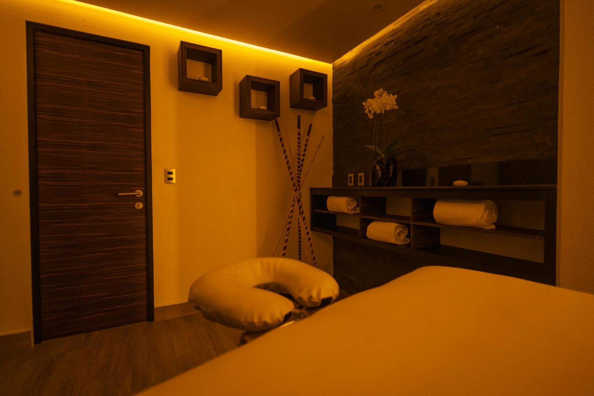 Hotel Abastos Plaza เม็กซิโกซิตี้ ภายนอก รูปภาพ
