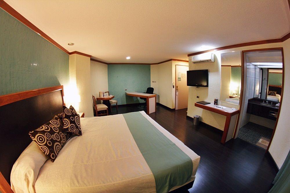 Hotel Abastos Plaza เม็กซิโกซิตี้ ภายนอก รูปภาพ