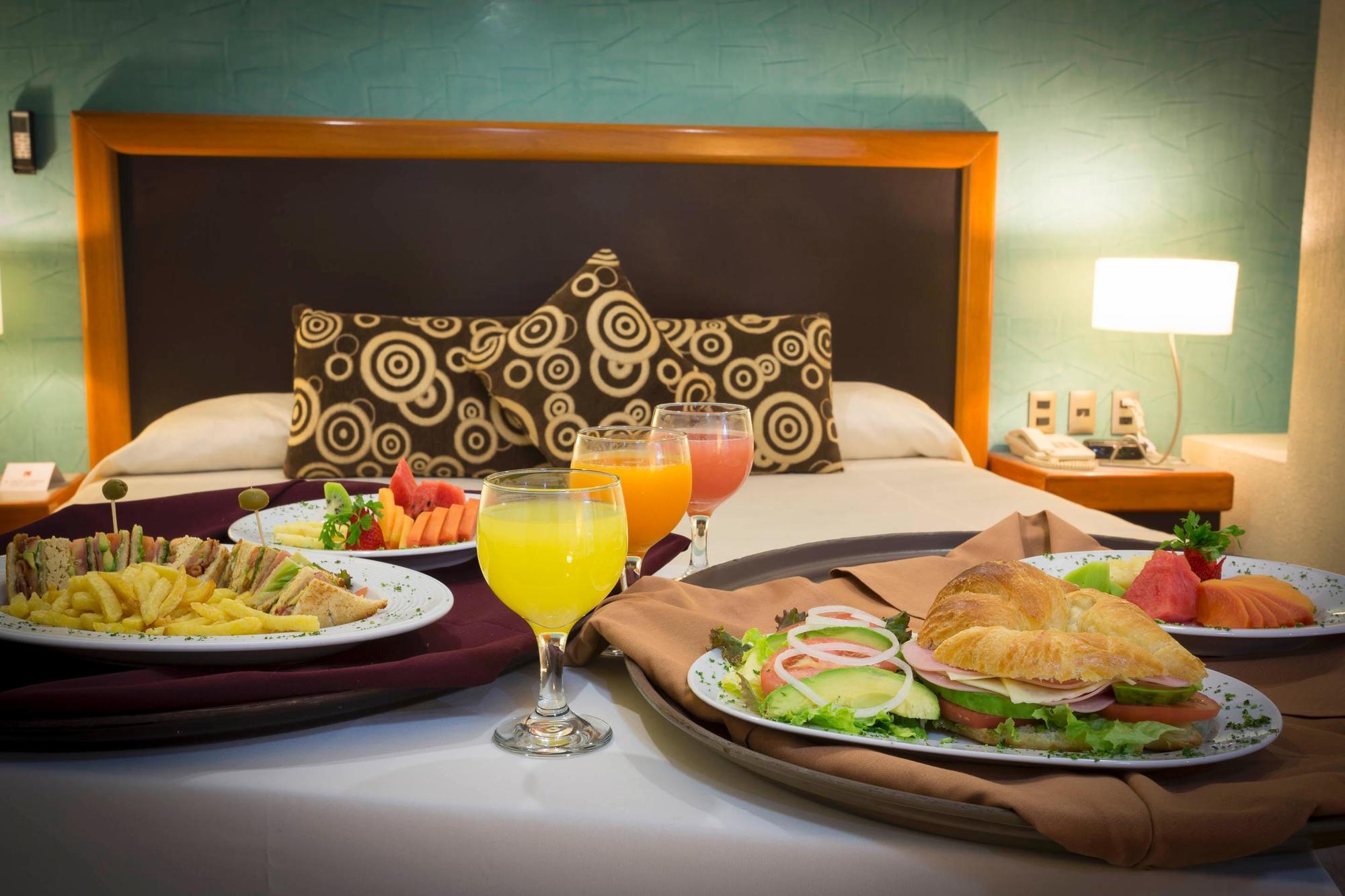 Hotel Abastos Plaza เม็กซิโกซิตี้ ภายนอก รูปภาพ